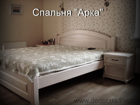 Кровать деревянная двуспальная